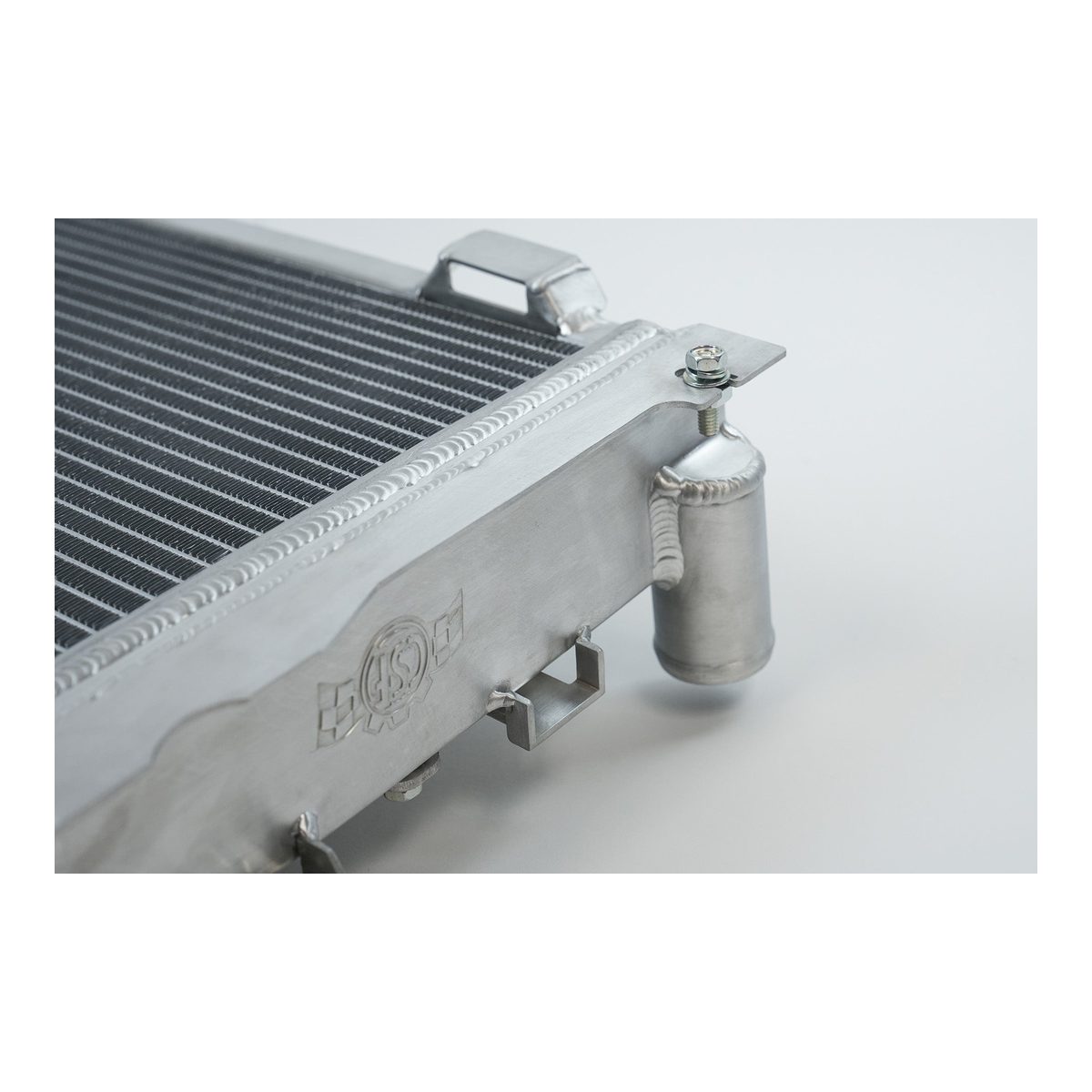 CSF Mercedes 190E 2.3-16/2.5-16 Aluminum High-Performance Radiator – product detail view 5