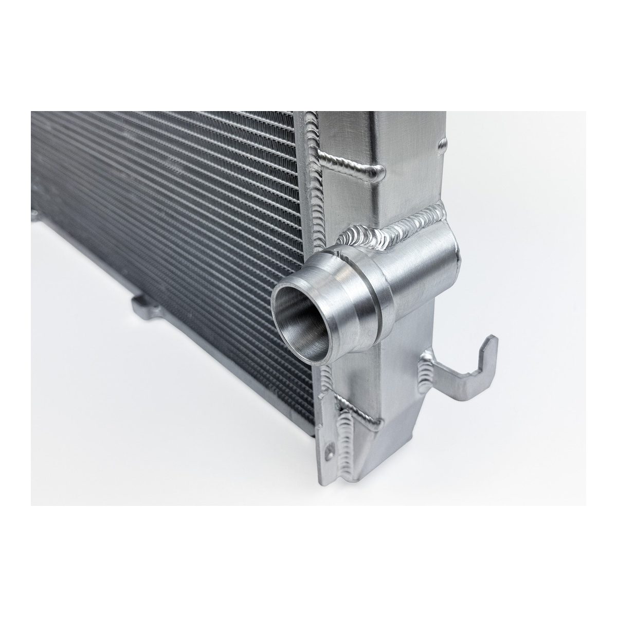 CSF Porsche 955/957 Cayenne High-Performance All-Aluminum Radiator – product detail view 4