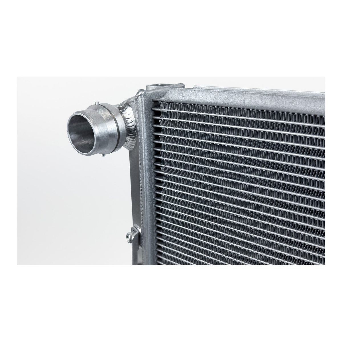 CSF Porsche 955/957 Cayenne High-Performance All-Aluminum Radiator – product detail view 5